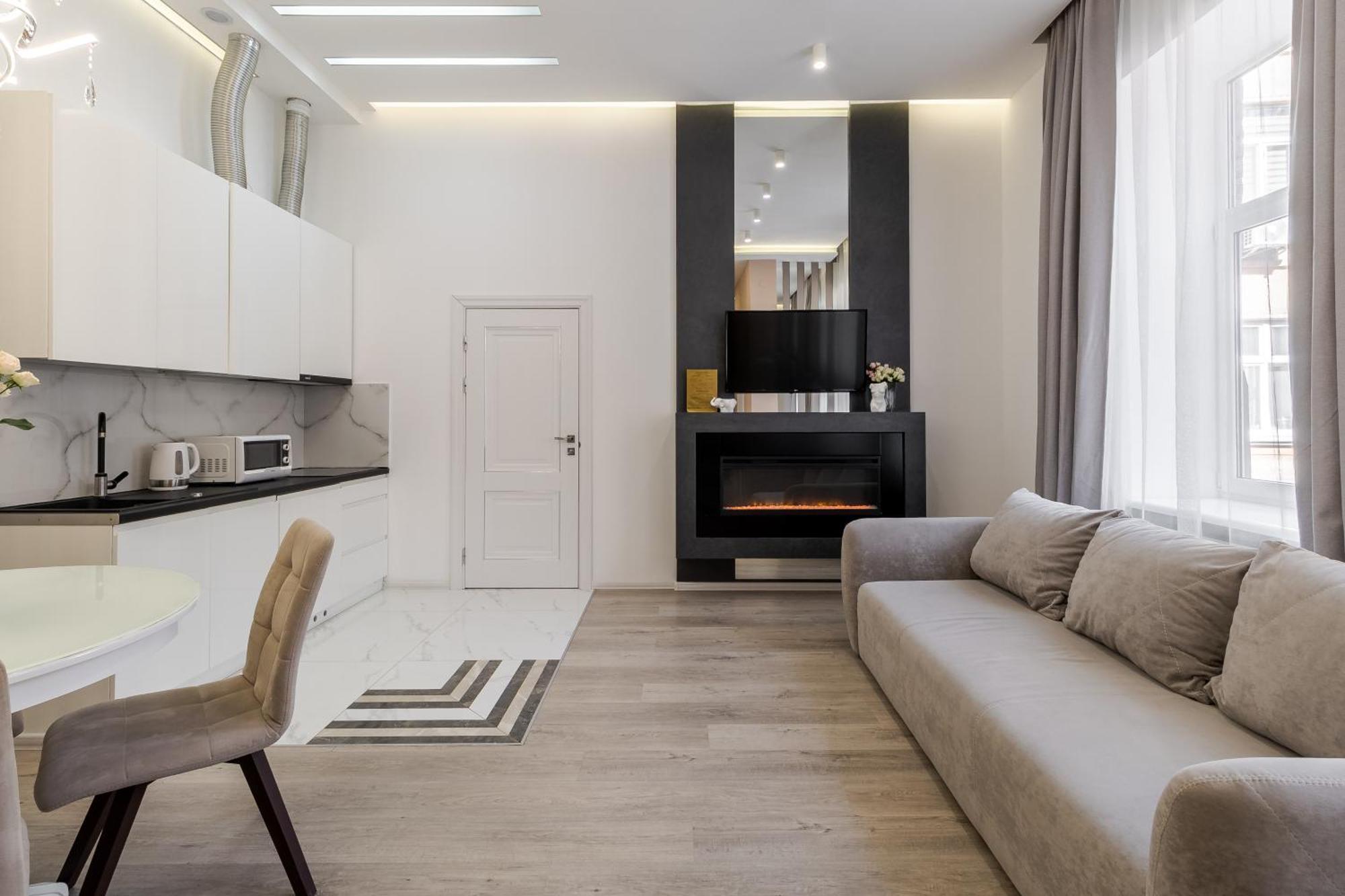 Royal Stylish Apartment In The Old City 利沃夫 外观 照片