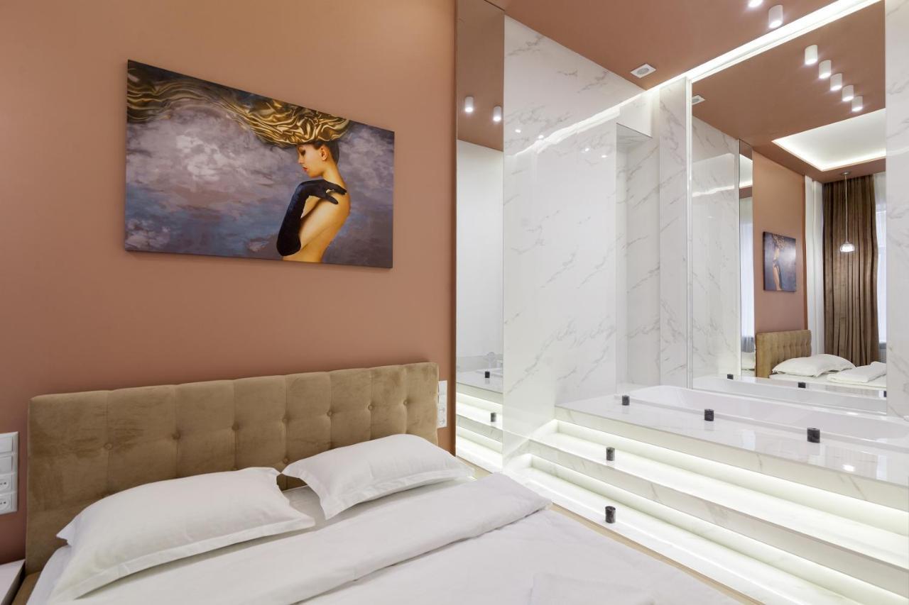 Royal Stylish Apartment In The Old City 利沃夫 外观 照片
