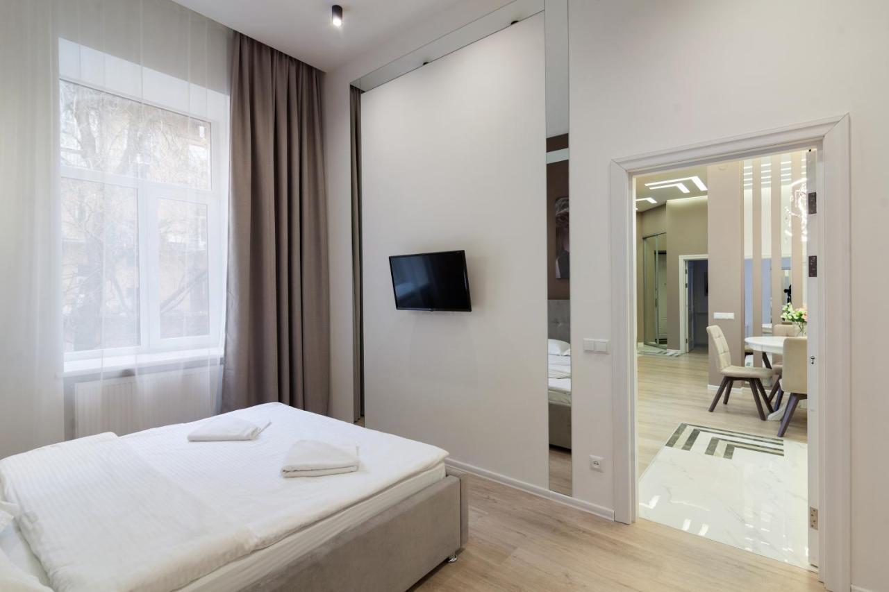 Royal Stylish Apartment In The Old City 利沃夫 外观 照片
