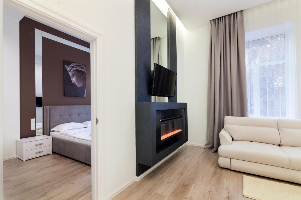 Royal Stylish Apartment In The Old City 利沃夫 外观 照片