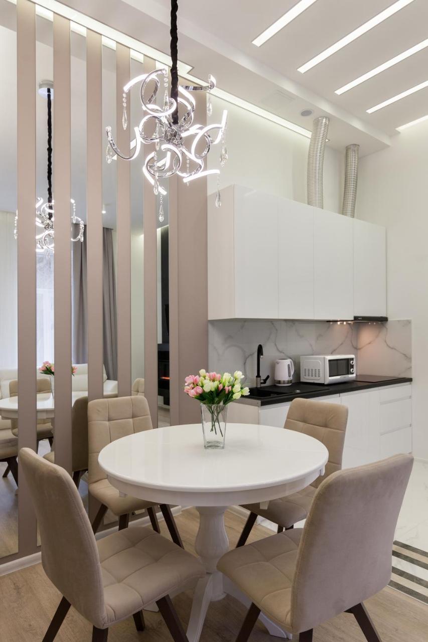 Royal Stylish Apartment In The Old City 利沃夫 外观 照片
