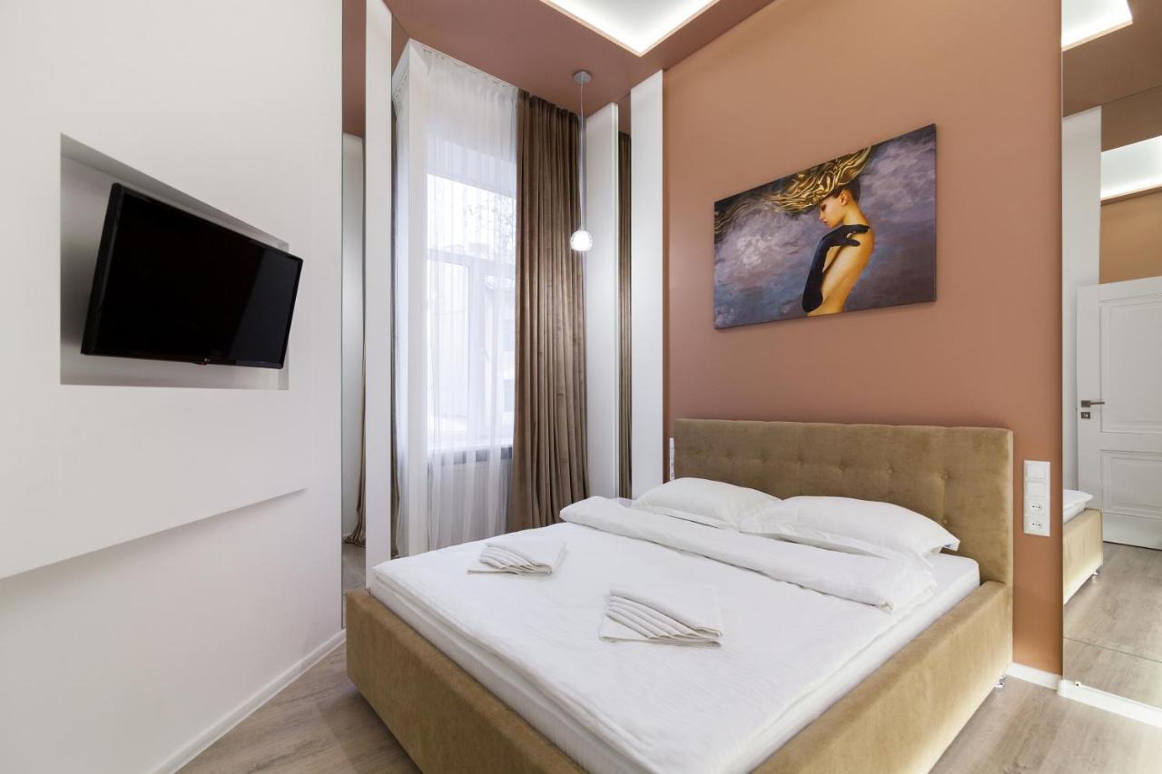 Royal Stylish Apartment In The Old City 利沃夫 外观 照片