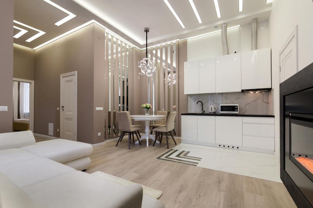 Royal Stylish Apartment In The Old City 利沃夫 外观 照片
